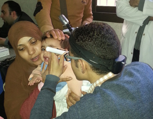 القافلة الطبية في ابو زعبل تواصل عملها  الكشف على 345 حالة والعلاج بالمجان 