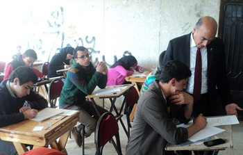 Prof. Dr. Soliman Mustafa inspects the Exams of Open Learning