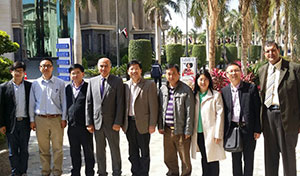 L'Université de Benha reçoit une délégation de l'Université Chinoise de Hoazenj pour discuter de la coopération scientifique