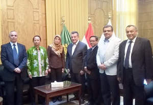 Benha University President meets a Delegation from the Embassy of Indonesia 