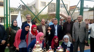 رئيس جامعة بنها يكرم منتخب الخماسي الحاصل على المركز الأول على مستوى الجامعات المصرية