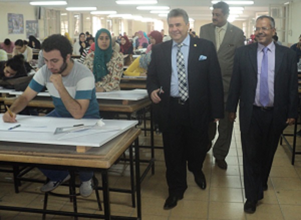 The University President is Amid the Students of the Faculty of Engineering at Shubra