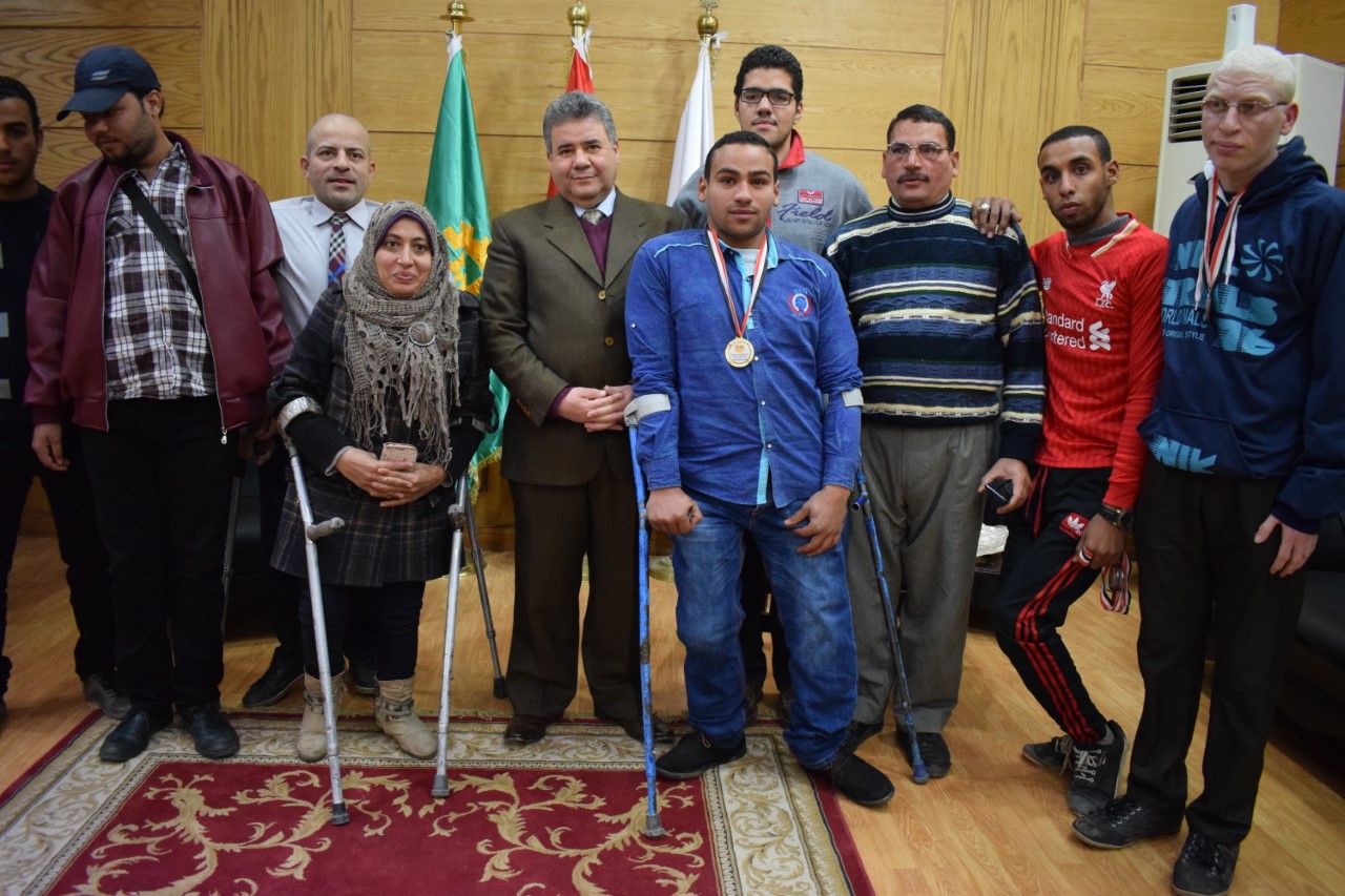 Honorer les héros des étudiants handicapés des universités égyptiennes dans le Conseil de l'Université de Benha  