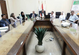 Une réunion d'urgence du Conseil de la Faculté des sciences en présence du directeur de la planification stratégique de l'Université de Benha pour examiner le Plan stratégique 2017-2022.