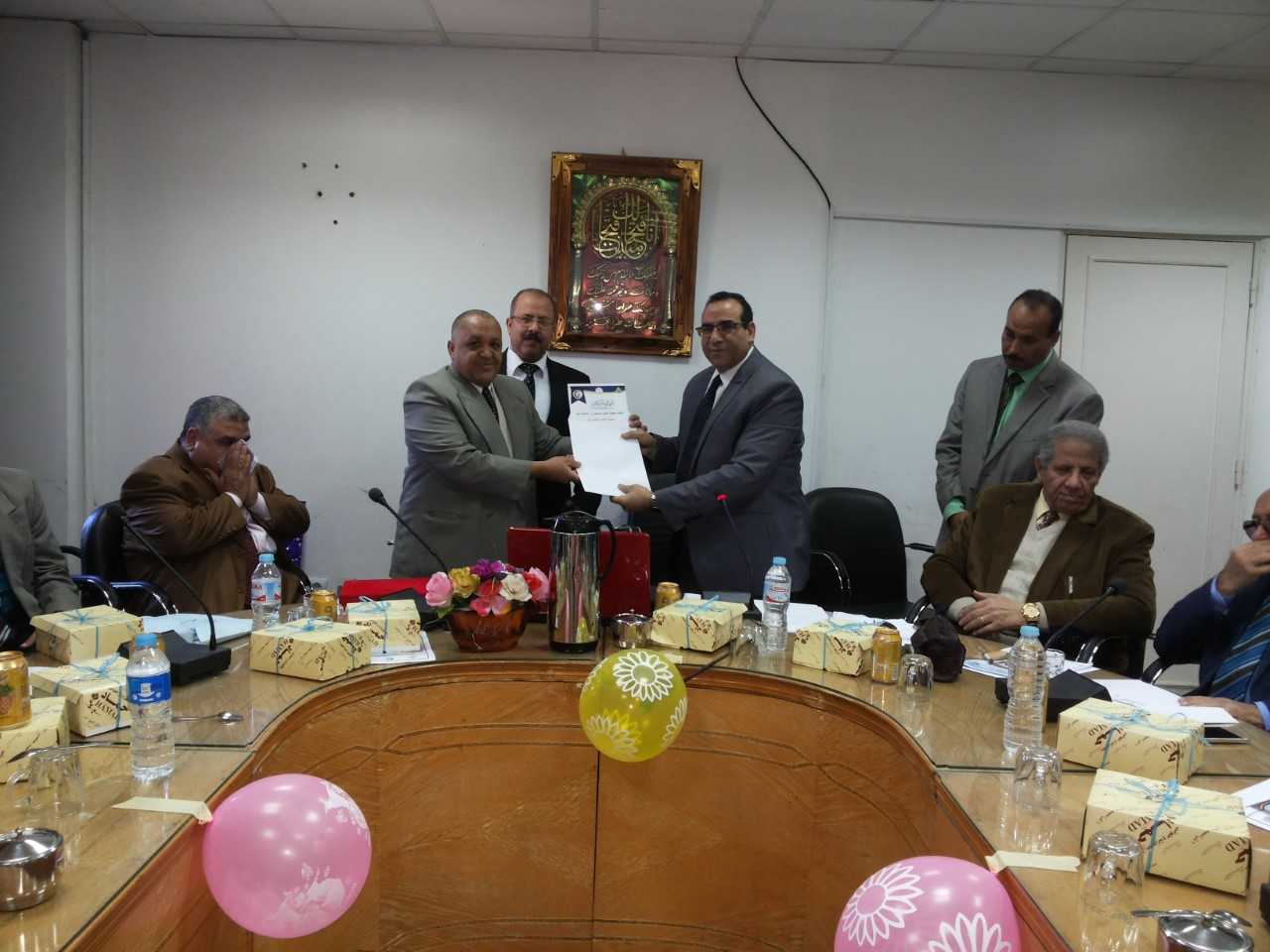 Ghanem honors Abu Salim in the faculty of veterinary medicine 