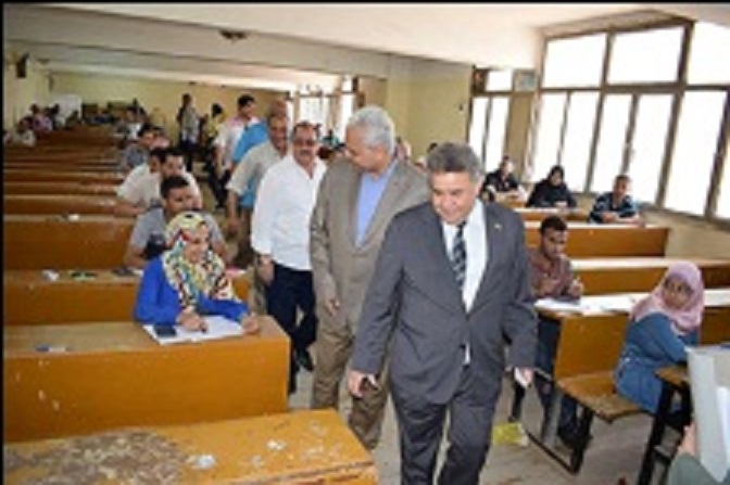 EL-Kady inspects the exams of the faculty of commerce