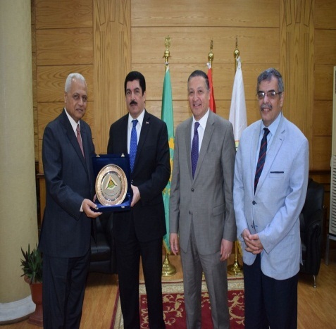 El Saeed honors Faculty of Commerce's Dean