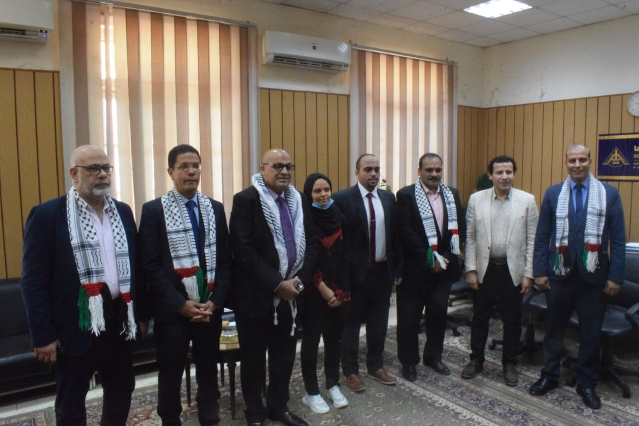 El Gizawy and Samir receive the University Affairs Officer of the Palestinian Embassy