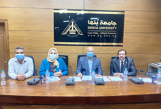 اللجنة العليا لجائزة مصر للتميز الحكومي بجامعة بنها تستقبل المتقدمين