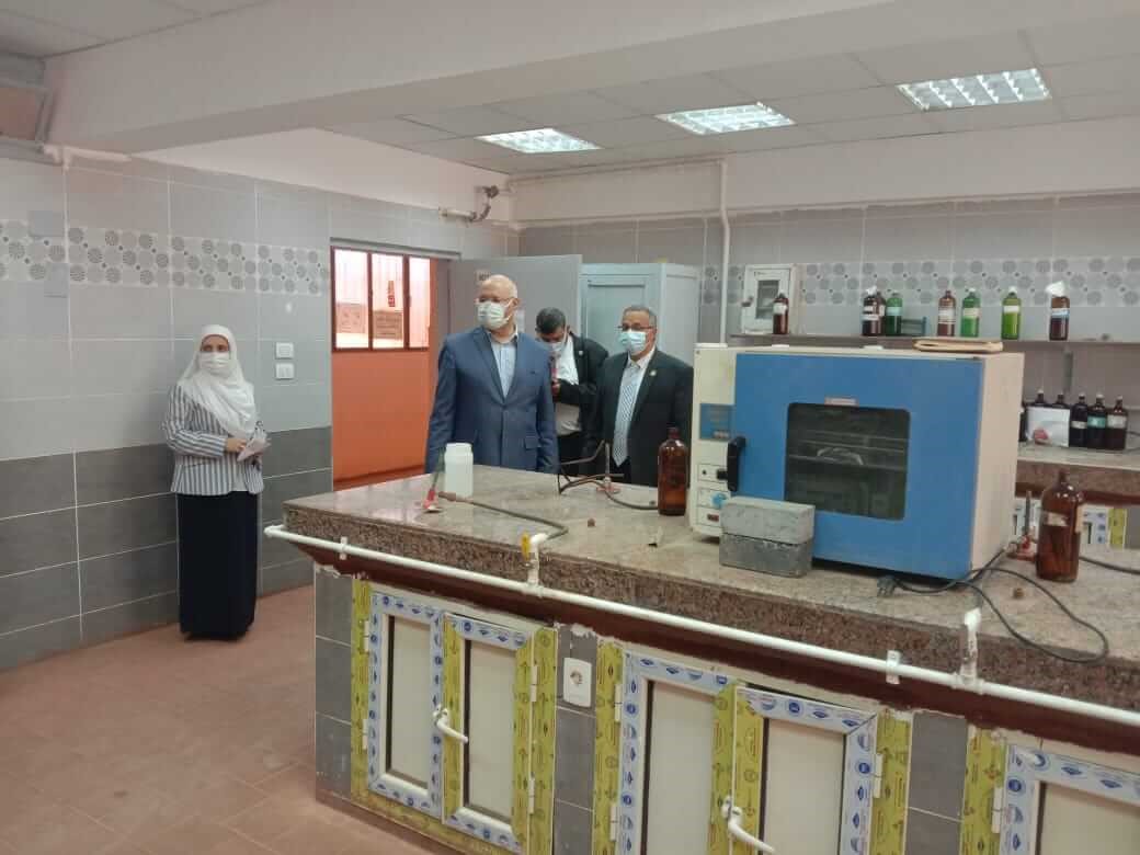 Prof. Gamal Soussa inspects the Second Semester Exams Preparations at Faculties of Science and Benha Engineering 