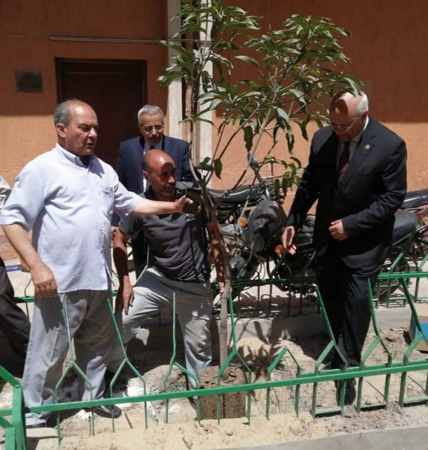 BU president attends the initiative of planting the fruitful trees in the faculty of science