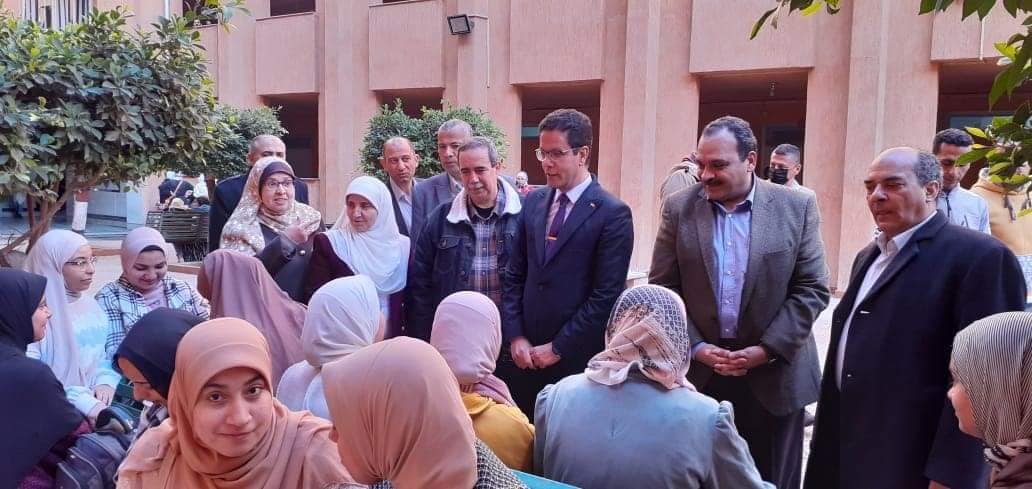 Benha University President inspects Faculty of Science at the Second Semester
