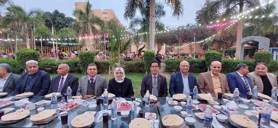 رئيس جامعة بنها يشارك حفل إفطار رمضان بكليتي الزراعة والطب البيطري بمشتهر 