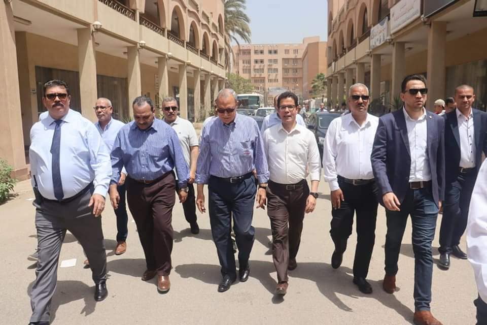 احتفالا بذكري تحرير سيناء : محافظ القليوبية ورئيس جامعة بنها يطلقان شارة بدء فعاليات سباق الطريق 