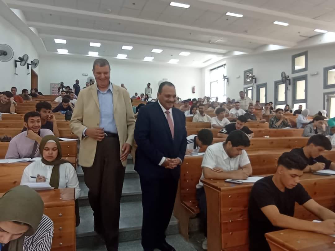Dr.Tamer Samir inspects the Second Semester Exams at Faculty of Commerce (Obour Campus)
