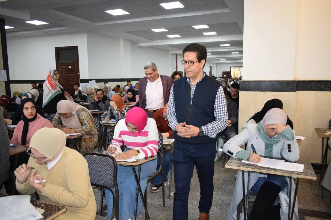 President of Benha University conducted an inspection tour to the Examination Process at the Faculties of Commerce, Nursing, and Education