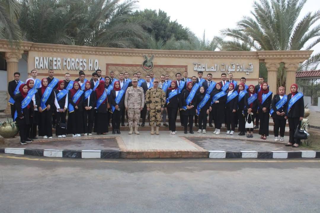 جامعة بنها تنظم زيارة ميدانية لقيادة قوات الصاعقة المصرية 