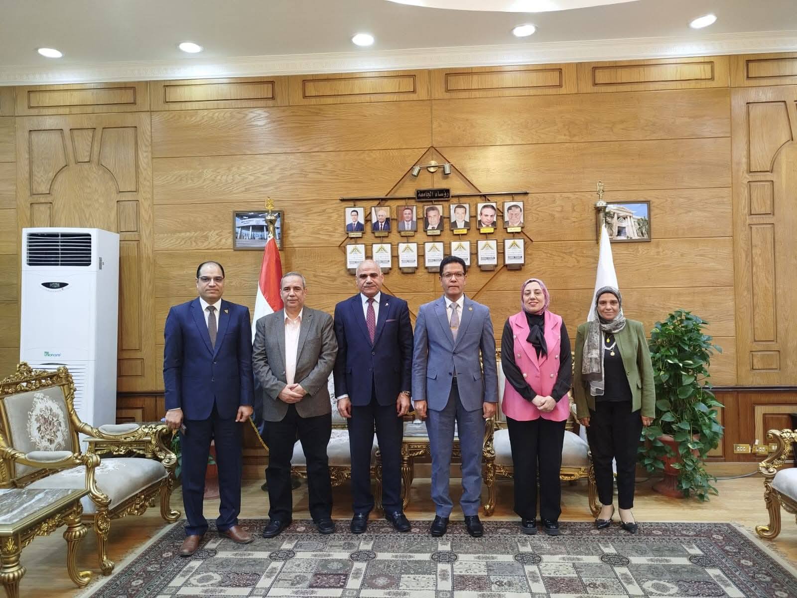 علي هامش مناقشة رسالة ماجستير :  رئيس جامعة بنها يستقبل رئيس مجلس أمناء جامعة جنوب الوادي الأهلية 