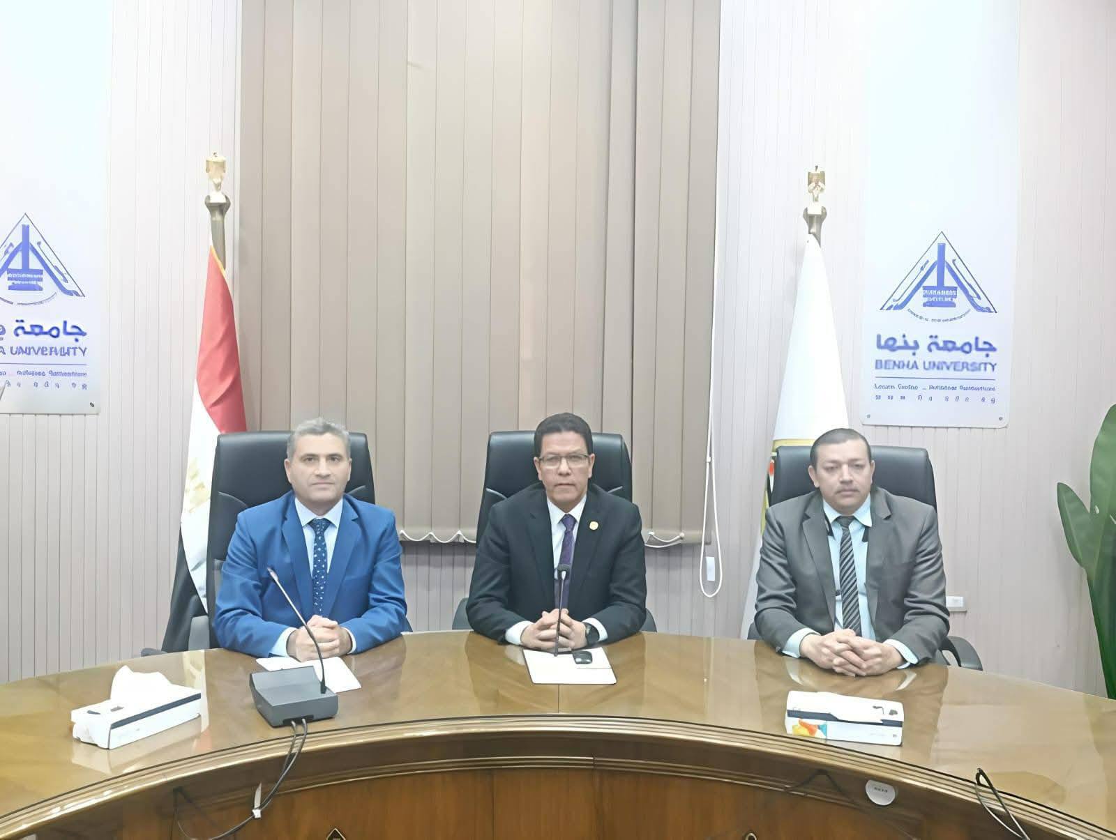 لتقديم حلول مبتكرة: رئيس جامعة بنها يتابع التطبيقات التكنولوجية التي تنتجها شركة بداية لتسويق خدمات الجامعة