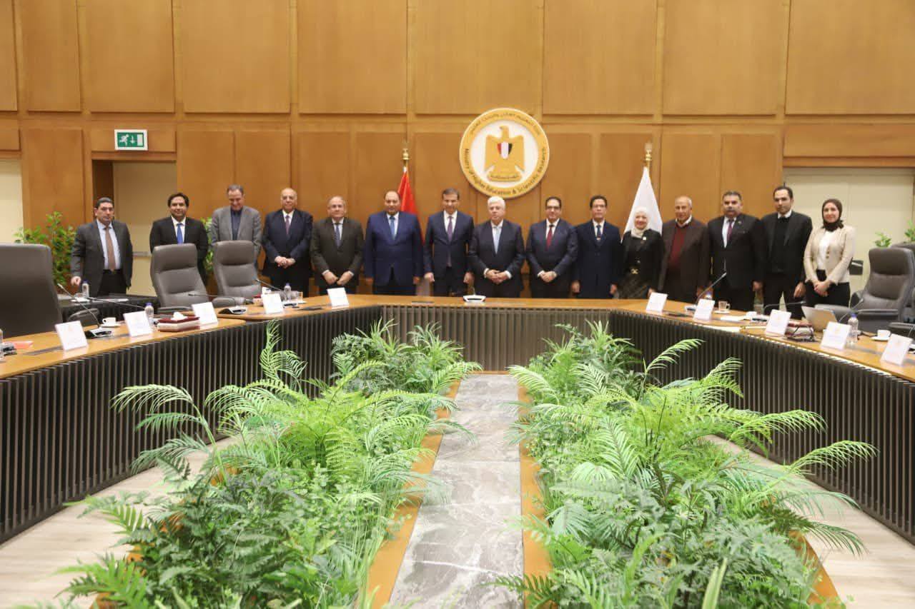 President of Benha University Participates in Meeting to Discuss Executive Steps for Establishing the Food University