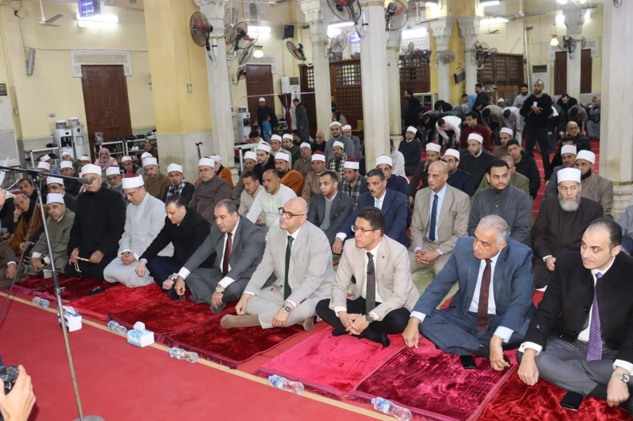 Qalyubia Governor, President of Benha University, and Security Director Attend Endowment Ministry Celebration of Isra' and Mi'raj Anniversary at Nasser Mosque in Banha