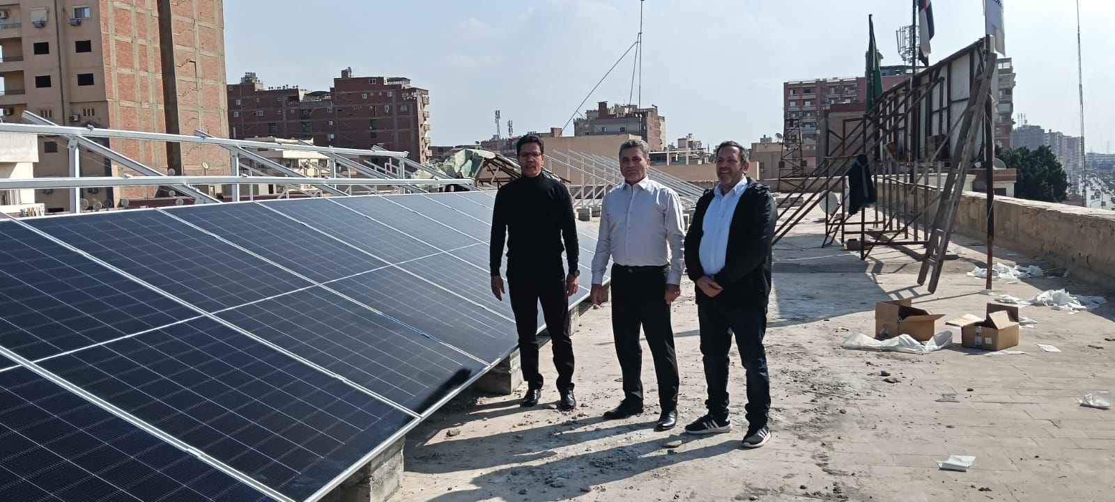 Benha University President Tours Implementation of Rooftop Solar Power Station at Administration Headquarters