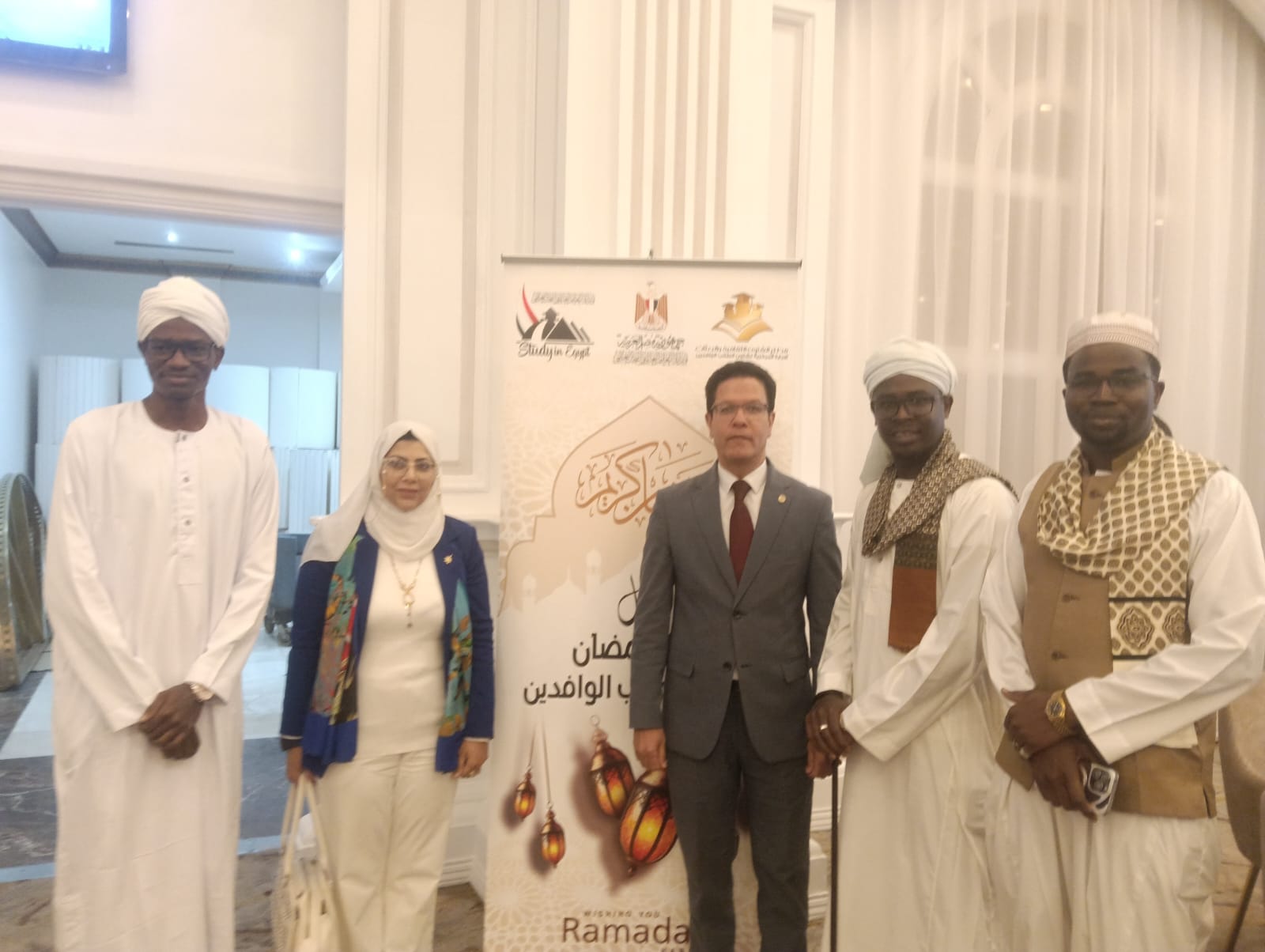 رئيس جامعة بنها يشارك فى حفل إفطار الطلاب الوافدين المتميزين 