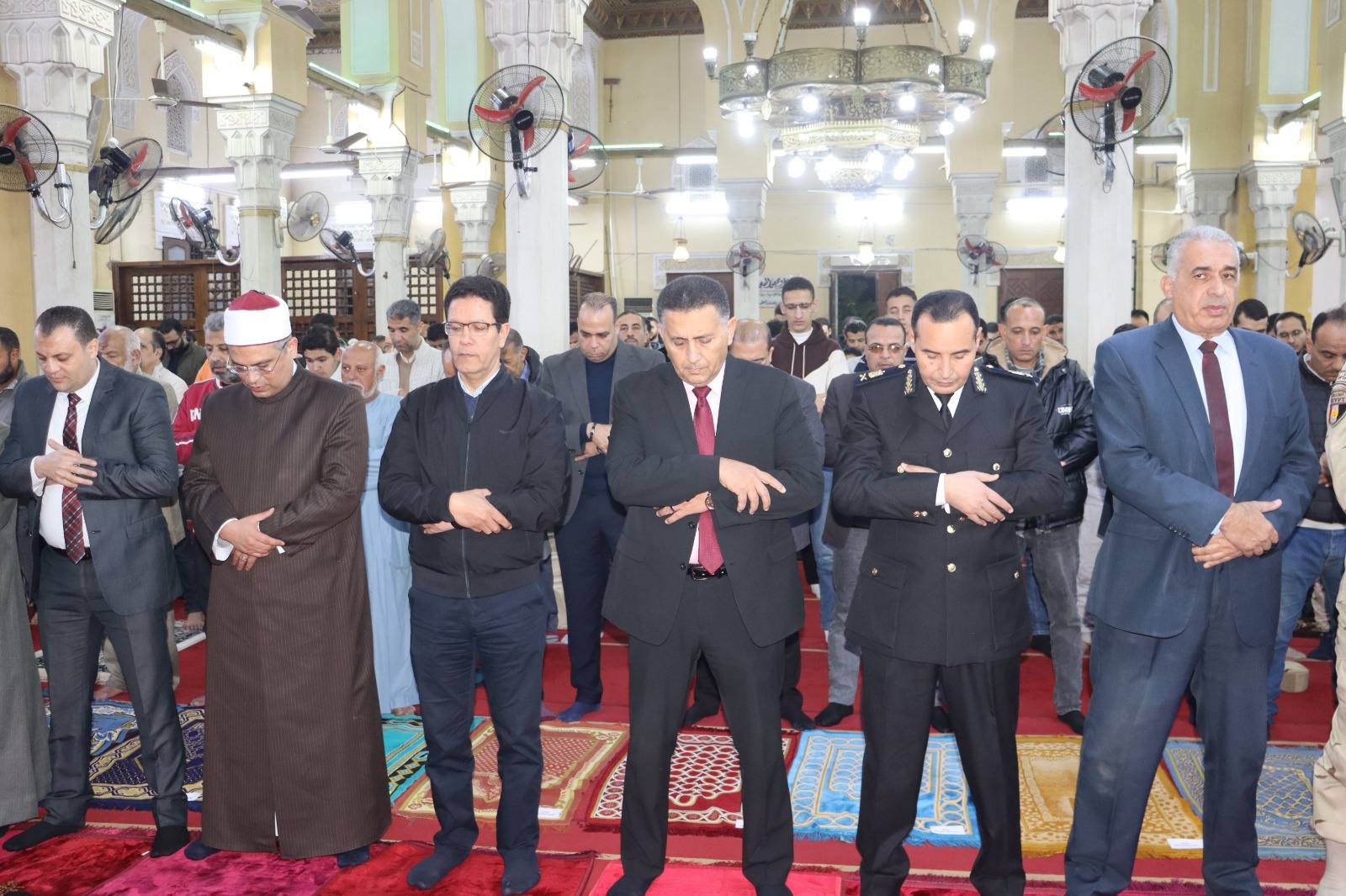 محافظ القليوبية ورئيس جامعة بنها يشهدان إحتفالية ليلة القدر بمسجد ناصر بمدينة بنها