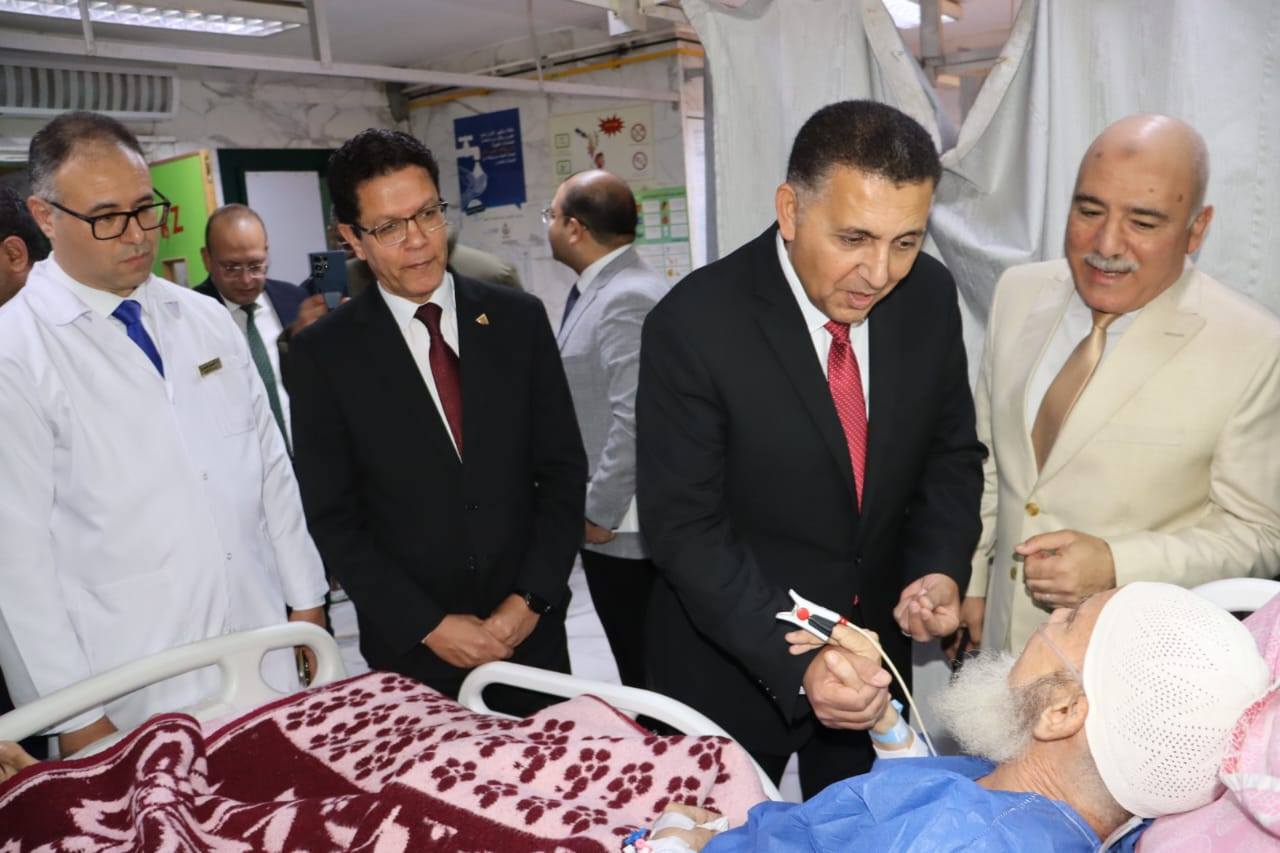 Governor of Kalyobiya and President of Benha University Shared Eid Joy with Hospital Patients