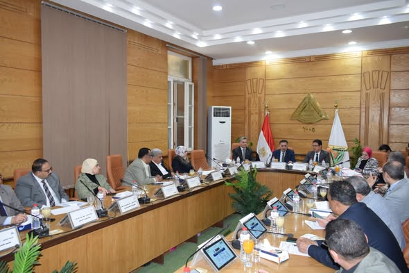 In the presence of the Governor of Kalyobiya, the President of Benha University chaired a meeting of the University Council