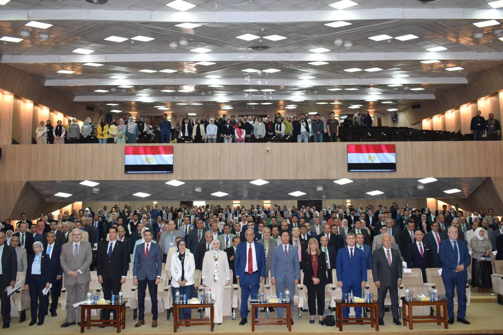 رئيس جامعة بنها يفتتح فعاليات المؤتمر العلمي الثالث لكلية التجارة