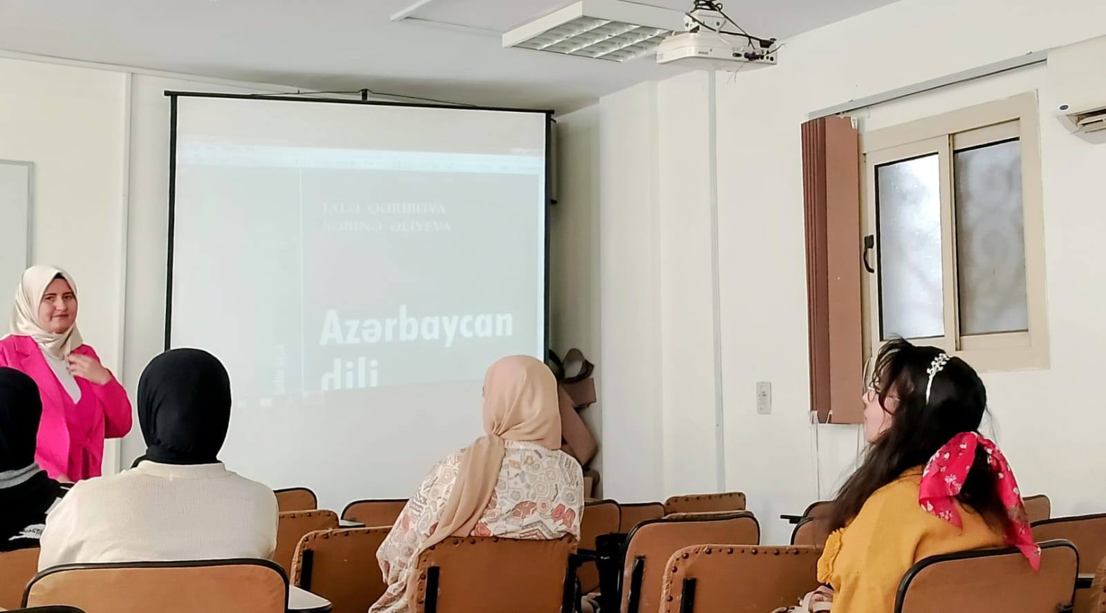 إطلاق فعاليات الدورات التدريبية المجانية لتعليم اللغة الأذربيجانية بجامعة بنها
