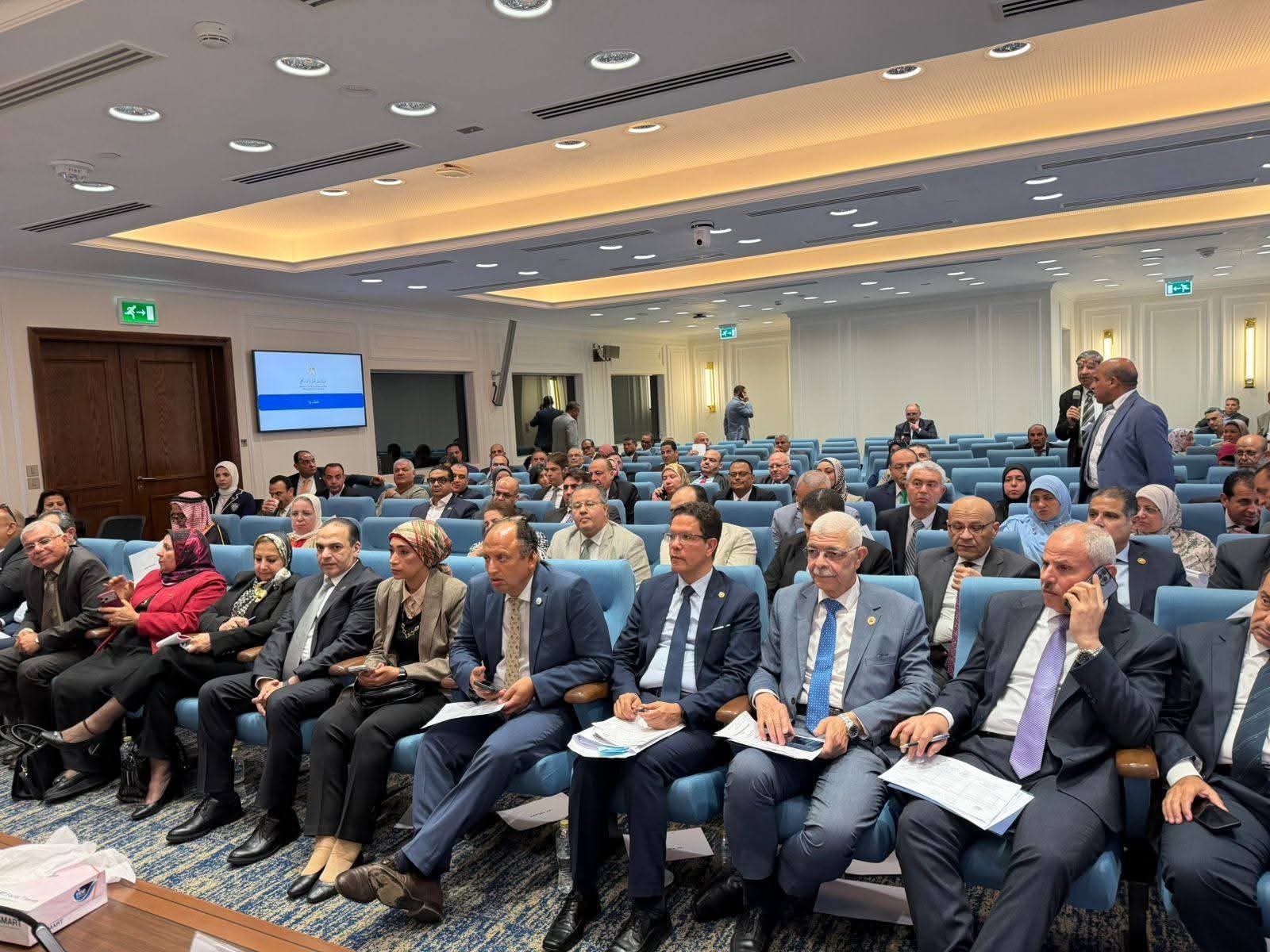 بحضور وزير التعليم العالي: رئيس جامعة بنها يشارك في اجتماع لجنة التعليم والبحث العلمي بمجلس النواب