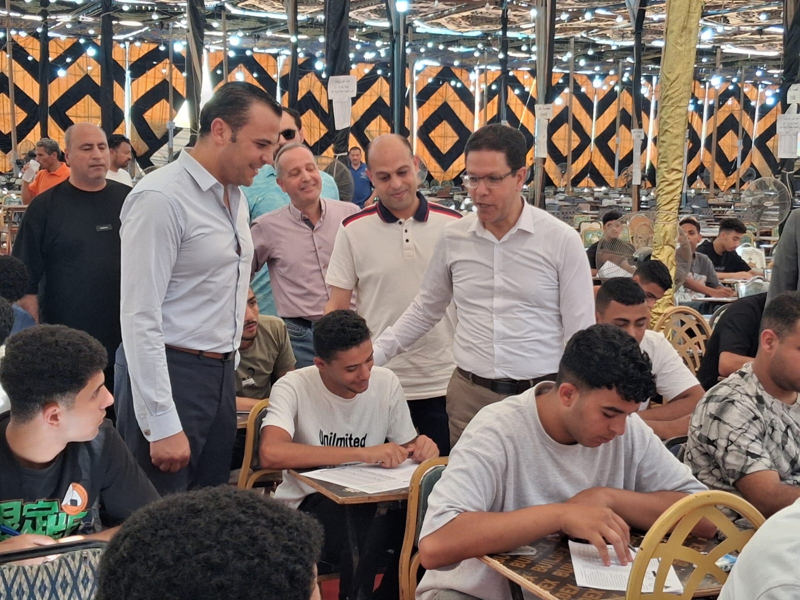 President of Benha University Inspected Examination Process at the Faculty of Sports Science and Commends the Organization of the Committees