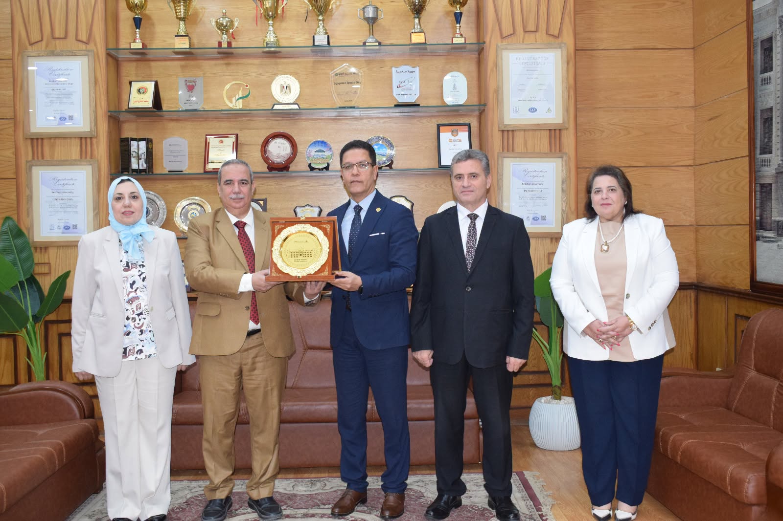 Benha University Council honored the Dean of the Faculty of Science.