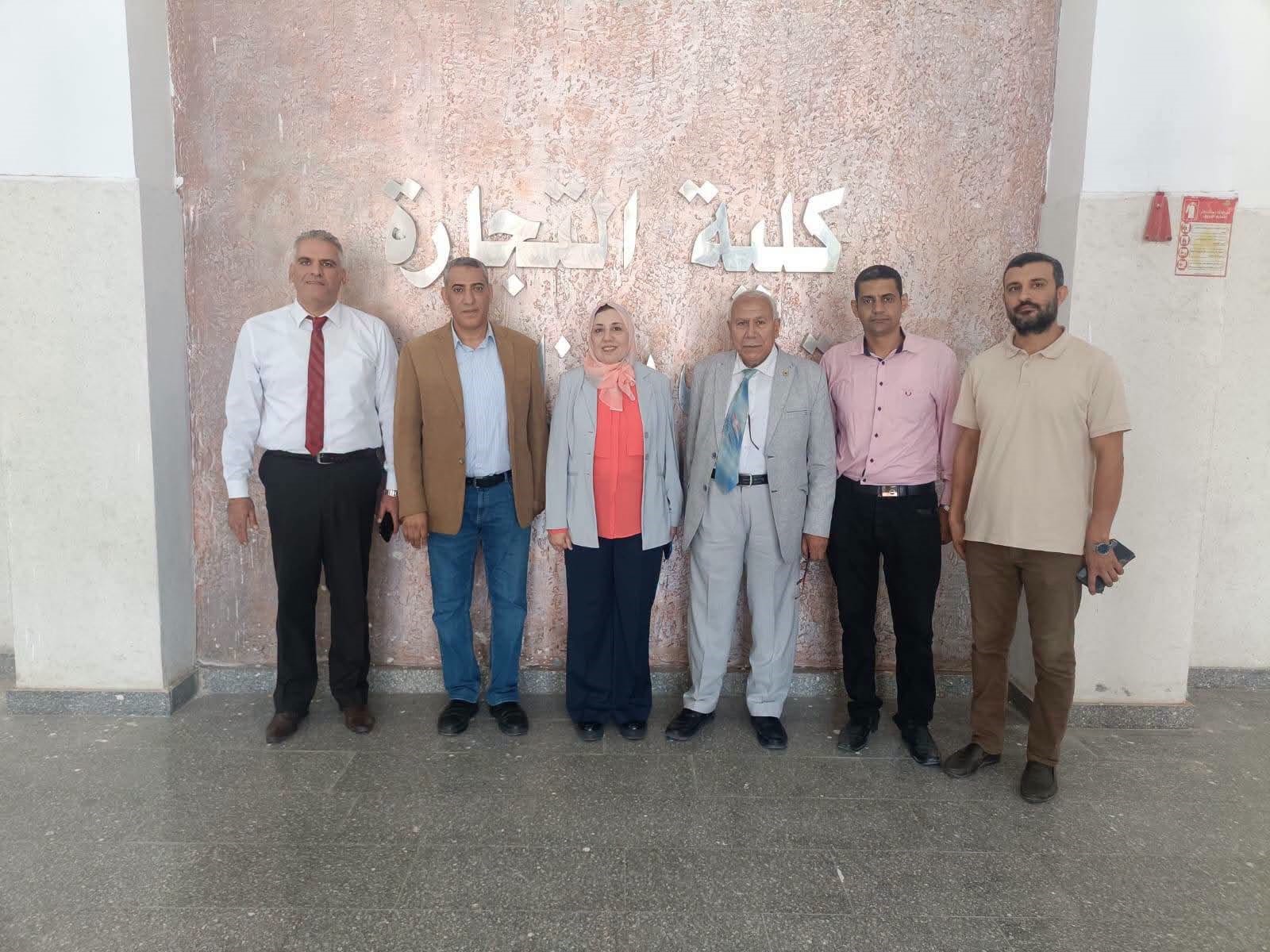نائب رئيس جامعة بنها للدراسات العليا تتفقد معامل التنسيق الإلكتروني بكليتي الآداب والتجارة