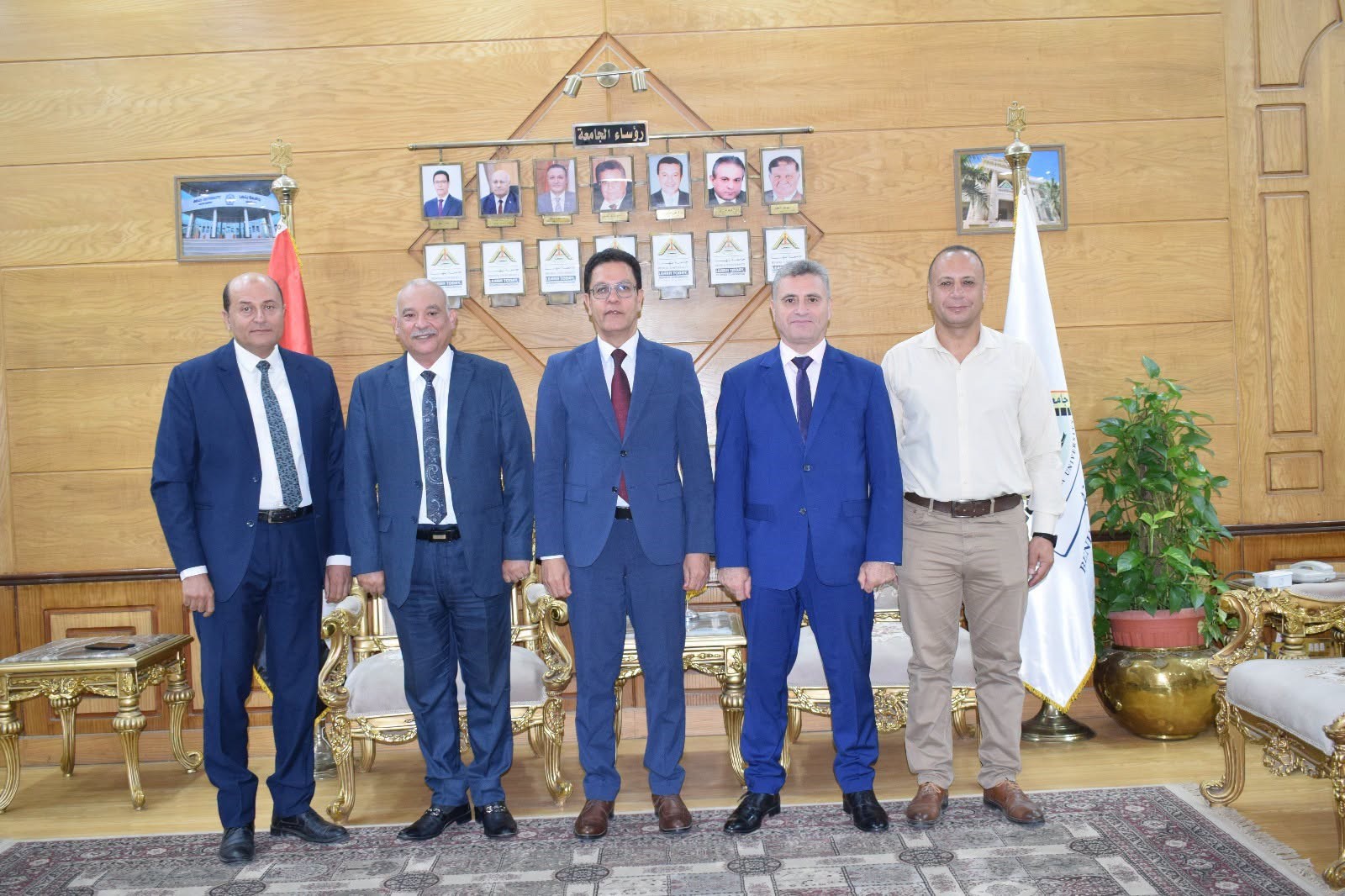 رئيس جامعة بنها يستقبل مدير عام بنك مصر - منطقة فروع شرق الدلتا لبحث سبل التعاون المشترك