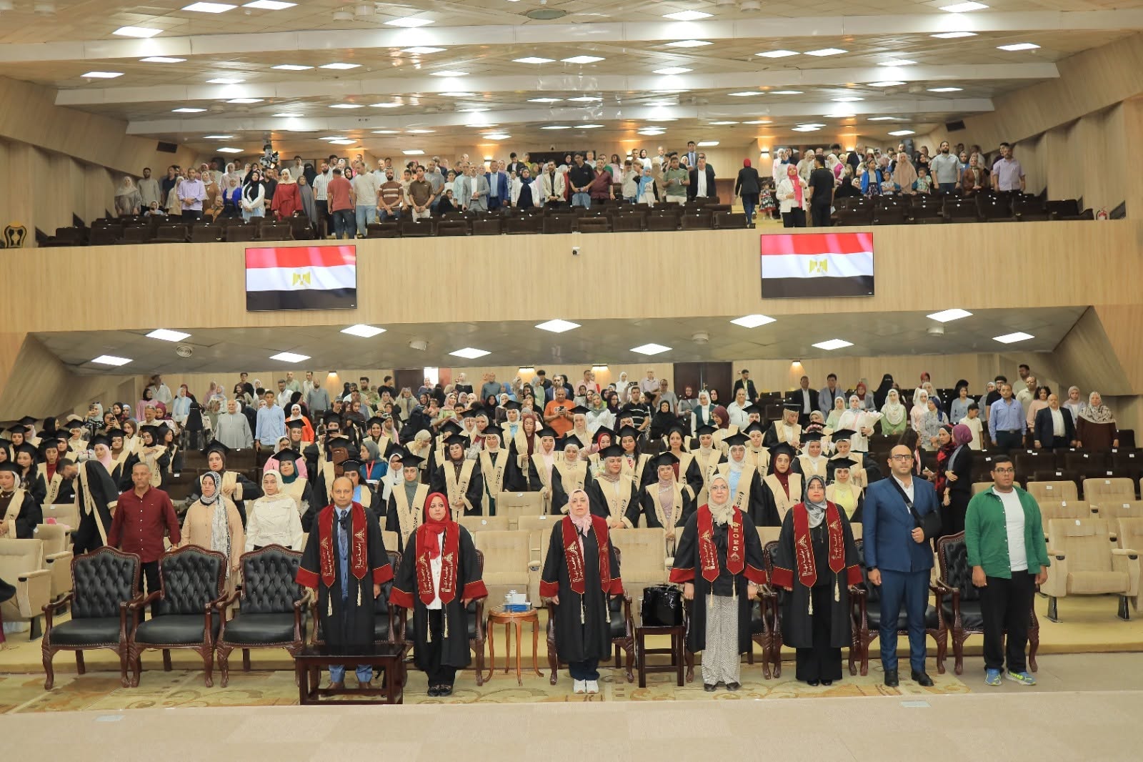جامعة بنها تنظم حفل تخرج دفعة جديدة من طلاب كلية الفنون التطبيقية 