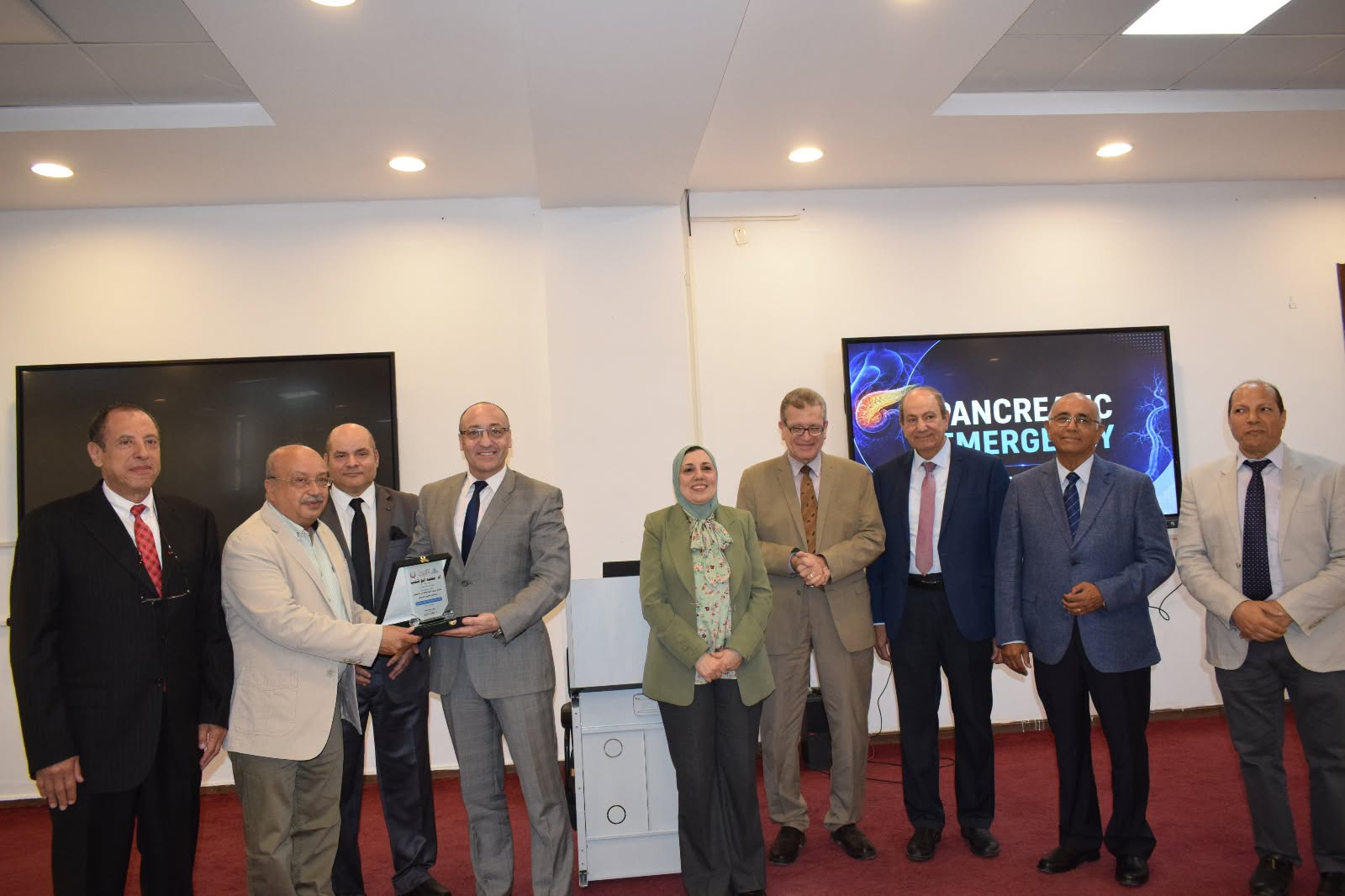 نائب رئيس جامعة بنها لشئون الدراسات العليا والبحوث تفتتح المؤتمر العلمي السادس لقسم الأشعة