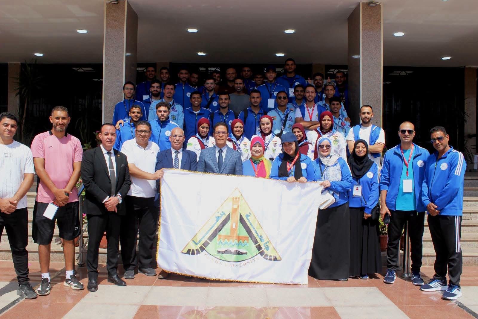 رئيس جامعة بنها يلتقي وفد الجامعة المشارك في أسبوع شباب الجامعات بالمنيا