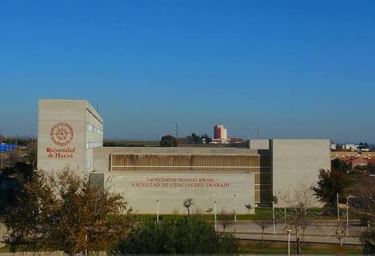 فتح باب التقدم لمنحة إيراسموس بلس (Erasmus+ KA171) للتبادل الأكاديمي مع جامعة هويلفا بإسبانيا لأعضاء الهيئة المعاونة بجامعة بنها